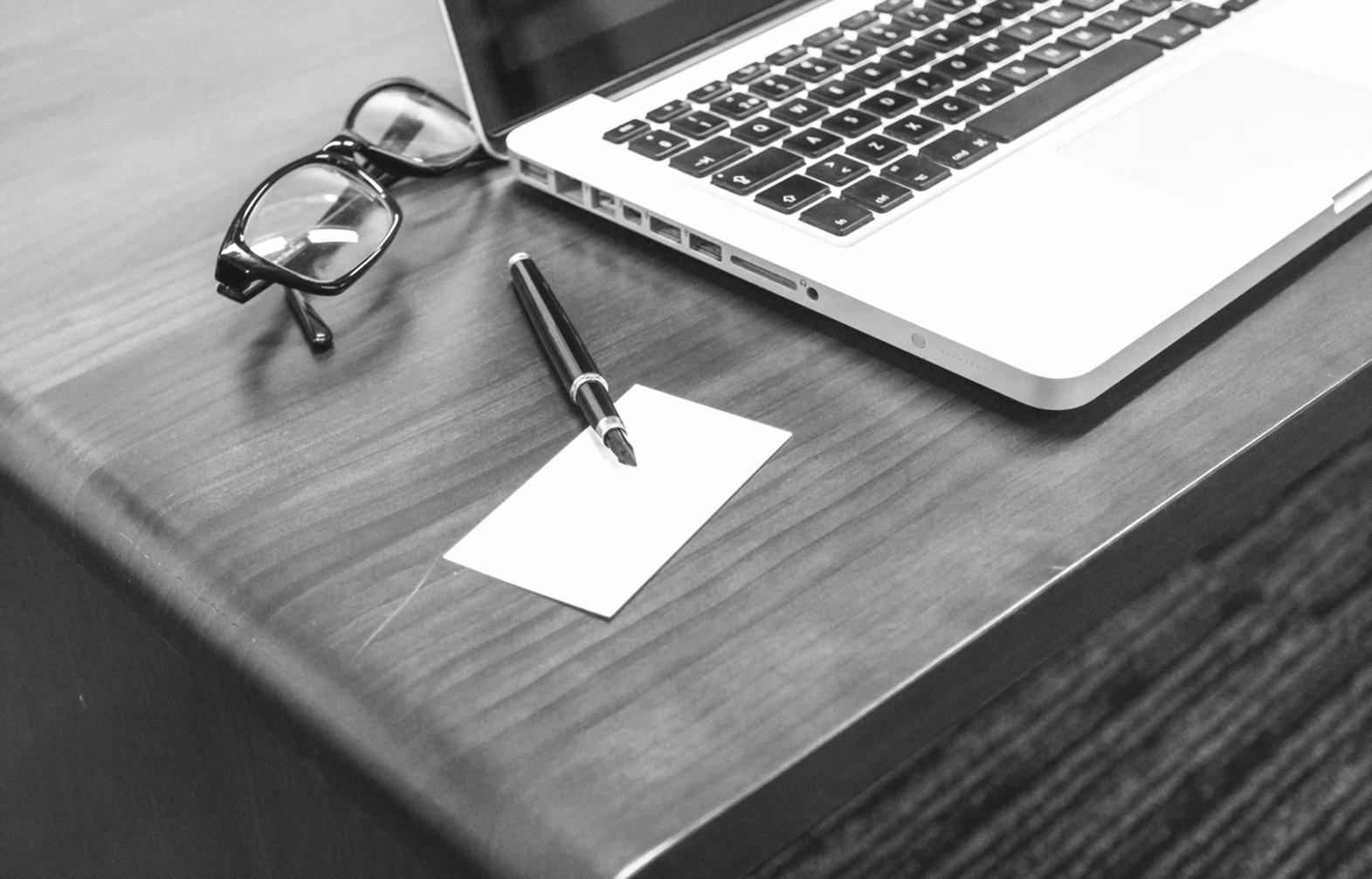 Course material showing annotated content analysis on screen